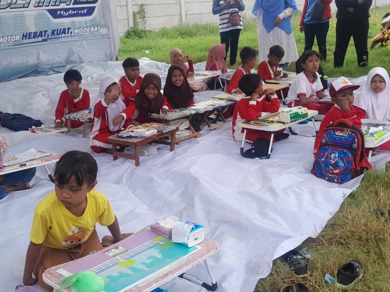 MENGIKUTI LOMBA DI BIDANG KESENIAN